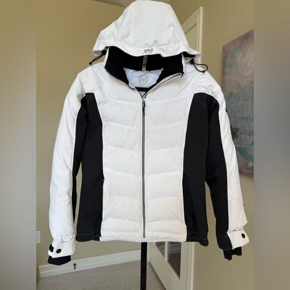 Obermeyer Circuit Down Insulated Ski Jacket White Black Women’s Size 6 Coat - Picture 1 of 12